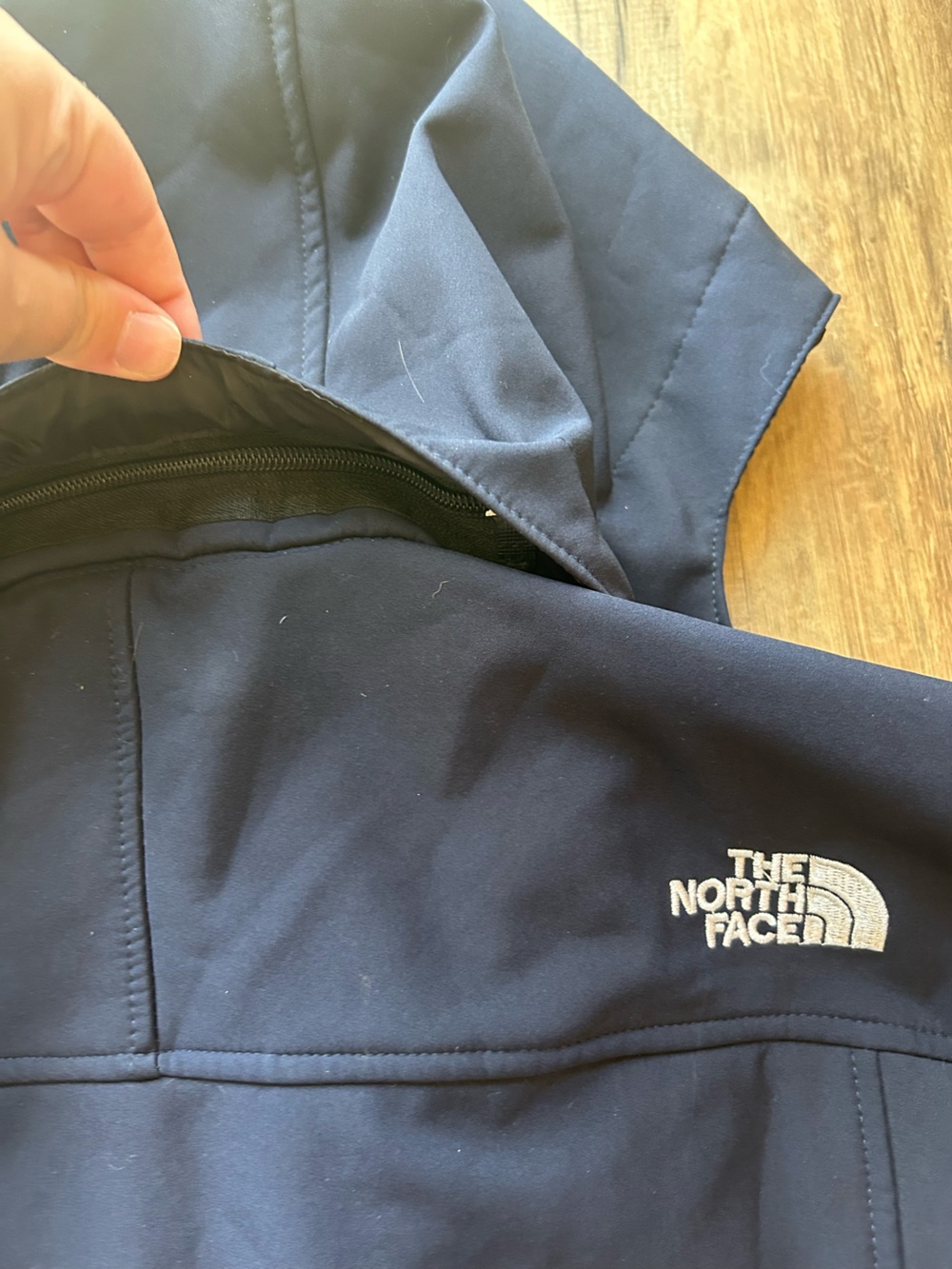 The North Face Men's Navy Softshell Zip Hoodie Jacket - Picture 7 of 7